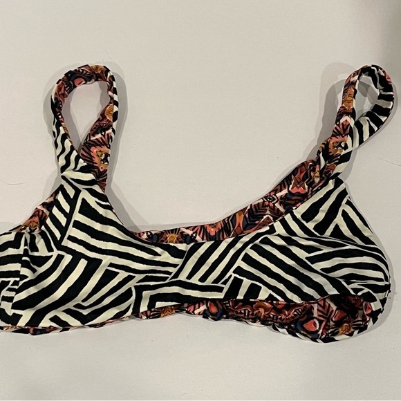 Billabong Sun Tribe reversible bikini top multicolor/ black white fits medium - Picture 7 of 7
